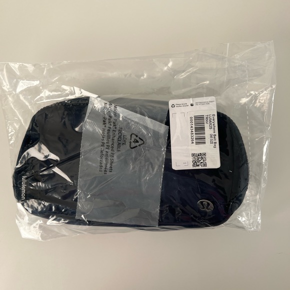 Lululemon everywhere belt bag - Picture 8 of 9